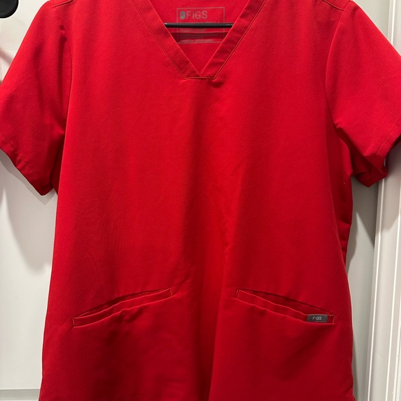 Figs Winning Red Scrub Set - Picture 2 of 4